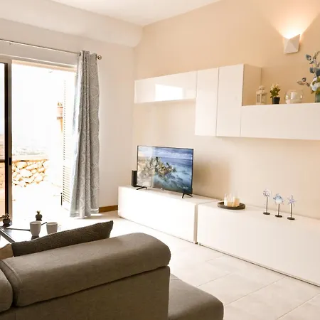 Sea & Valley Views Zebbug Gozo - Happy *